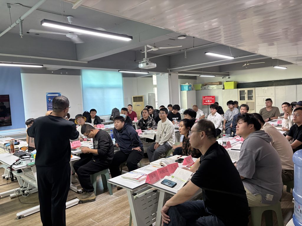 技能赋能促就业|联鑫学校9月免费电工、叉车技能培训班线下实操正式开课